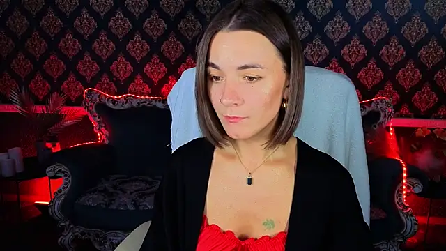 Snapshot of GracefulMichelle chatting on April 2026 07:03:02 PM GracefulMichelle online show from April 2026 07:03:02 PM