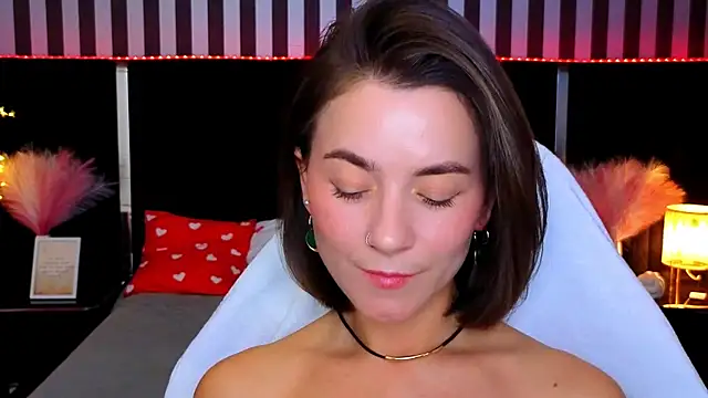 Snapshot of GracefulMichelle chatting on April 2026 07:11:02 PM GracefulMichelle online show from April 2026 07:11:02 PM