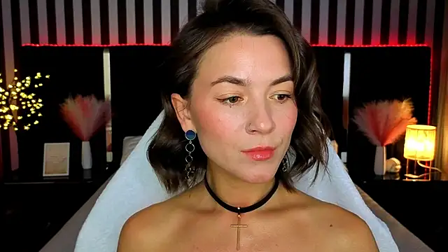 Snapshot of GracefulMichelle chatting on May 2026 07:44:02 PM GracefulMichelle online show from May 2026 07:44:02 PM