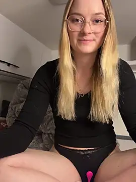 melanieTesss online show from May 2026 09:04:02 AM