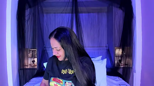 AllieBennet online show from June 2026 07:37:01 PM
