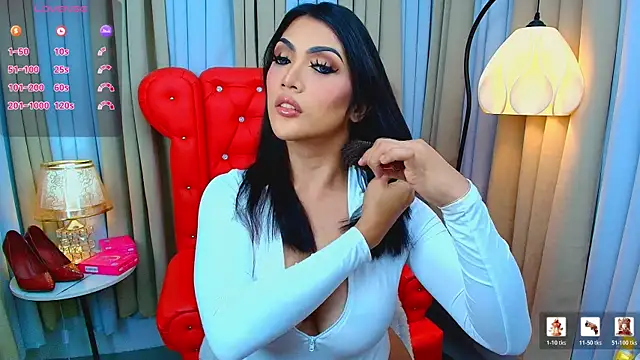 Snapshot of Laureen_Hilton chatting on June 2026 11:42:02 AM Laureen Hilton online show from June 2026 11:42:02 AM