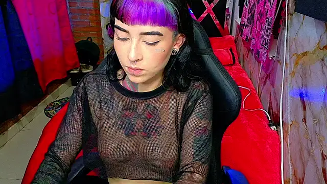 Snapshot of nova_kitttyy chatting on April 2026 01:03:01 AM nova kitttyy online show from April 2026 01:03:01 AM