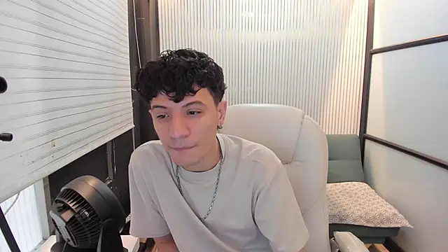 Snapshot of Angel_St1 chatting on April 2026 12:17:02 PM Angel St1 online show from April 2026 12:17:02 PM