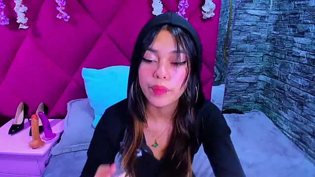 alana deivis online show from May 2026 02:40:01 AM
