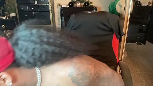 Snapshot of nikolovetm chatting on February 2026 04:09:01 AM nikolovetm online show from February 2026 04:09:01 AM