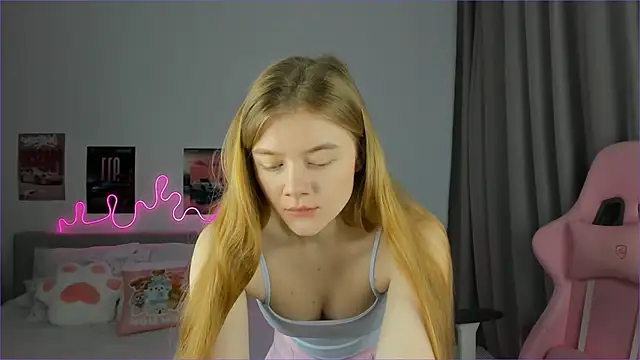 Snapshot of EvaRaee chatting on March 2026 03:55:01 AM EvaRaee online show from March 2026 03:55:01 AM