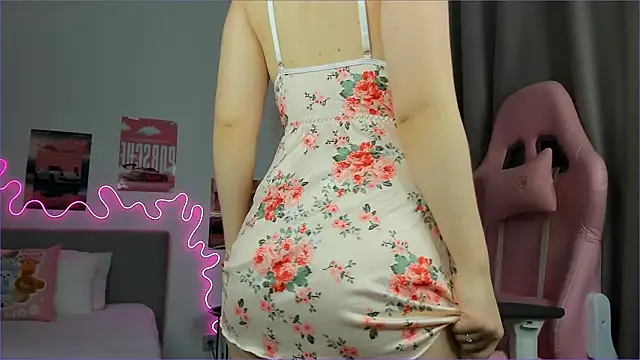 Snapshot of EvaRaee chatting on March 2026 03:32:01 AM EvaRaee online show from March 2026 03:32:01 AM