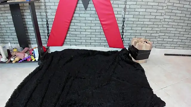 hillary bigbutt online show from June 2026 10:53:01 AM