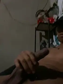 Snapshot of Alee_2005 chatting on March 2026 06:52:01 AM Alee 2005 online show from March 2026 06:52:01 AM