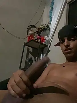 Snapshot of Alee_2005 chatting on March 2026 07:27:01 AM Alee 2005 online show from March 2026 07:27:01 AM