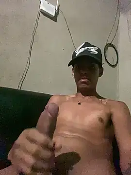 Snapshot of Alee_2005 chatting on March 2026 07:25:02 AM Alee 2005 online show from March 2026 07:25:02 AM