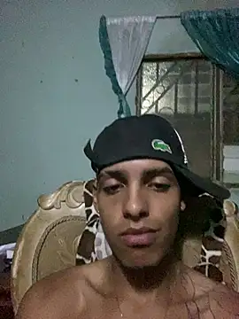 Snapshot of Alee_2005 chatting on April 2026 06:54:01 AM Alee 2005 online show from April 2026 06:54:01 AM