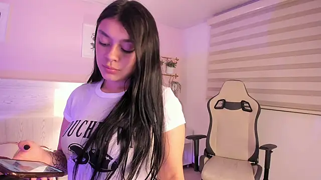 Lummii  online show from April 2026 02:27:02 AM