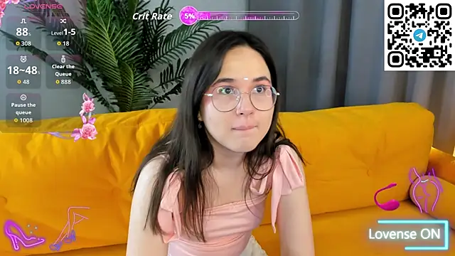 Snapshot of leylamirage chatting on May 2026 08:25:01 PM leylamirage online show from May 2026 08:25:01 PM