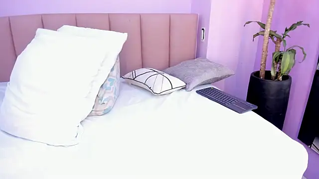 Snapshot of camila_scoth chatting on April 2026 01:41:01 PM camila scoth online show from April 2026 01:41:01 PM