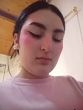 zoe moon   online show from May 2026 11:04:01 AM