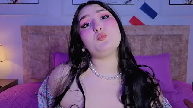 zoe moon   online show from July 2026 02:35:01 PM