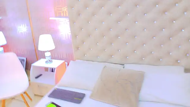 Snapshot of Khloe_Moon chatting on March 2026 07:50:01 PM Khloe Moon online show from March 2026 07:50:01 PM