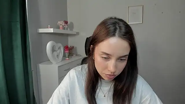AdeleSolo online show from April 2026 12:44:02 PM