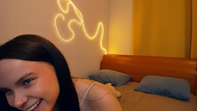 LeilaErcolani online show from March 2026 07:08:01 PM