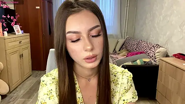 StephaniCute online show from June 2026 04:44:01 PM