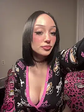 Snapshot of strwbrrymilk chatting on March 2026 03:41:02 AM strwbrrymilk online show from March 2026 03:41:02 AM