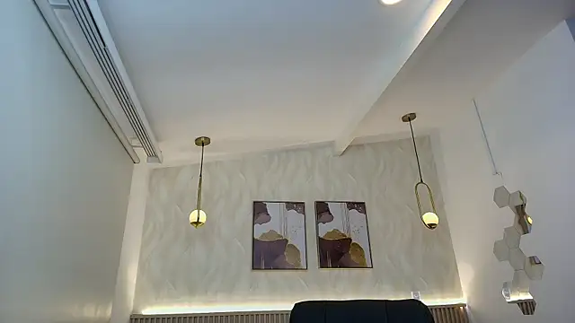 BellaMillers online show from April 2026 01:25:02 PM