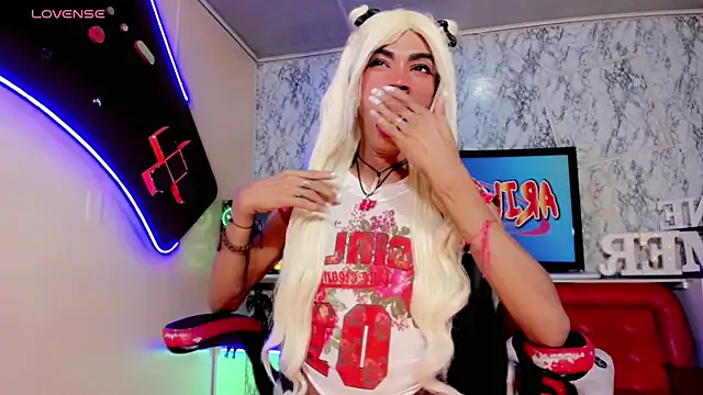 Snapshot of suzume_Mendez chatting on April 2026 11:59:01 AM suzume Mendez online show from April 2026 11:59:01 AM