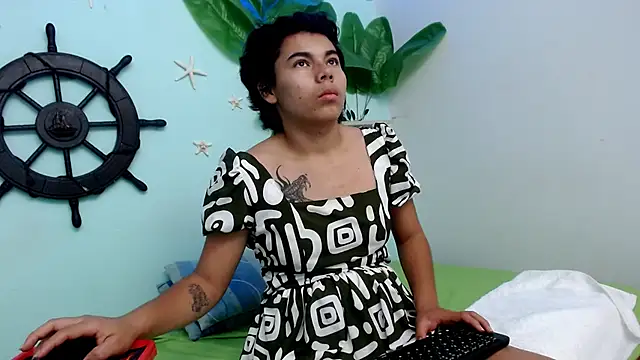 Snapshot of skinnysexy18 chatting on March 2026 12:36:02 AM skinnysexy18 online show from March 2026 12:36:02 AM