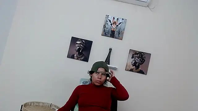 Snapshot of skinnysexy18 chatting on April 2026 01:03:01 AM skinnysexy18 online show from April 2026 01:03:01 AM