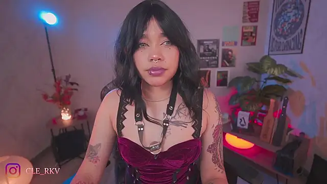 Snapshot of violette_clerk1_ chatting on April 2026 08:28:02 PM violette clerk1 online show from April 2026 08:28:02 PM