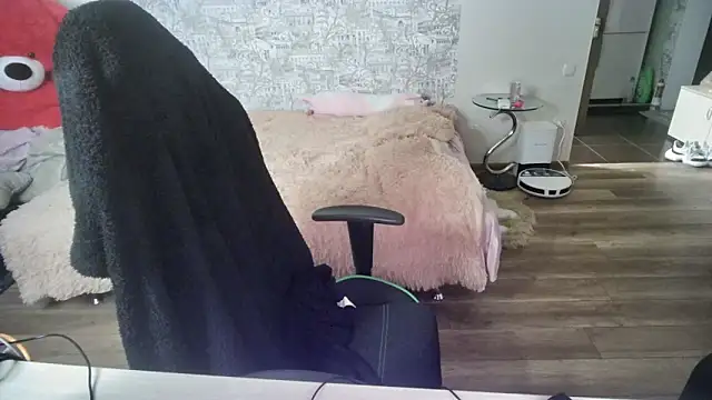 SlankyMic online show from April 2026 01:50:01 AM