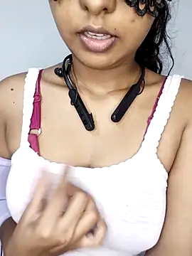 Snapshot of ASHANYA_JAYASOORIYA chatting on February 2026 05:25:02 AM ASHANYA JAYASOORIYA online show from February 2026 05:25:02 AM