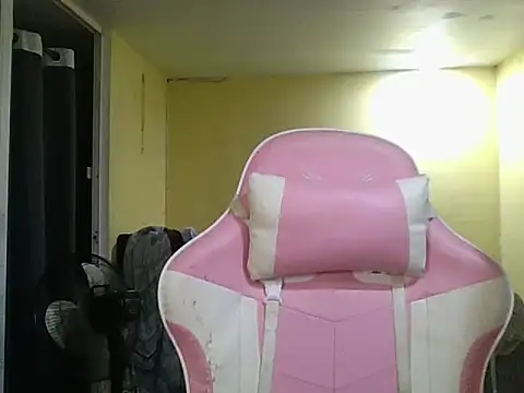 Luna Moonfang online show from April 2026 07:38:02 PM