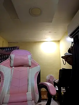 Luna Moonfang online show from April 2026 08:44:01 PM