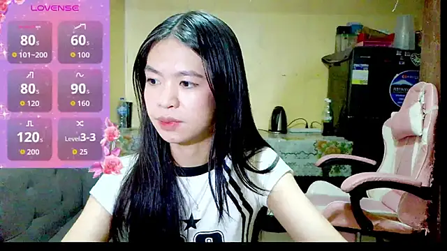 Snapshot of Luna_Moonfang chatting on July 2026 09:54:01 PM Luna Moonfang online show from July 2026 09:54:01 PM