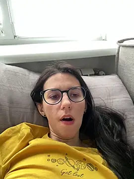 Oliviyalove  online show from June 2026 01:32:02 PM