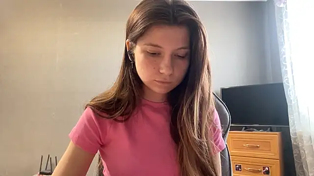 LunnaBliss online show from April 2026 01:41:02 PM