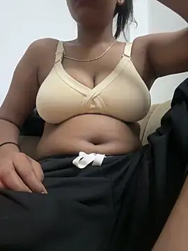 Snapshot of meenu_cuties chatting on May 2026 08:03:02 PM meenu cuties online show from May 2026 08:03:02 PM