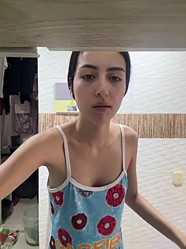 violetta cutest  online show from April 2026 03:31:02 PM