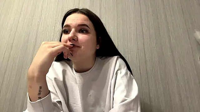 LeaClerka online show from February 2026 01:07:02 PM