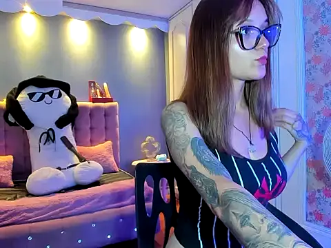 Snapshot of AliceLeet chatting on March 2026 04:00:01 PM AliceLeet online show from March 2026 04:00:01 PM