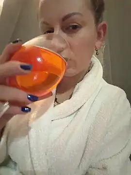 Snapshot of Frenchgirl45 chatting on February 2026 12:33:02 AM Frenchgirl45 online show from February 2026 12:33:02 AM