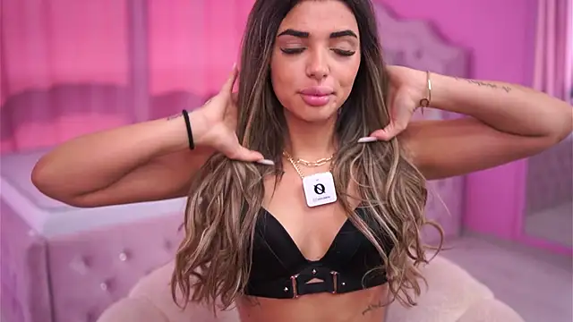 Snapshot of CrisstyBlair chatting on March 2026 10:43:01 AM CrisstyBlair online show from March 2026 10:43:01 AM