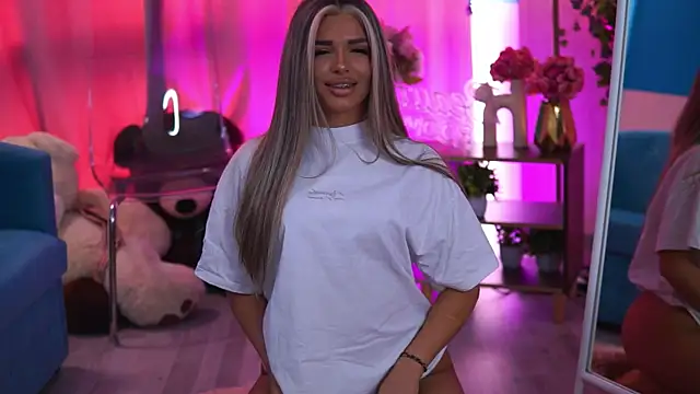 Snapshot of CrisstyBlair chatting on April 2026 10:31:01 AM CrisstyBlair online show from April 2026 10:31:01 AM