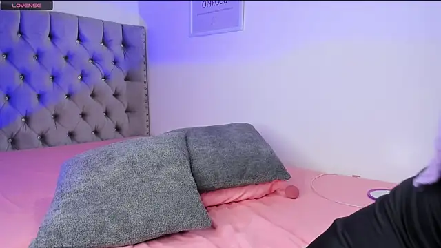 Snapshot of eva_cutee_ chatting on March 2026 06:03:02 PM eva cutee online show from March 2026 06:03:02 PM