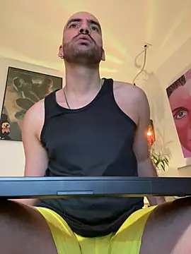 Snapshot of ivann_nn chatting on February 2026 11:23:01 PM ivann nn online show from February 2026 11:23:01 PM