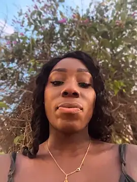 ZarahFerreira online show from April 2026 11:18:01 PM