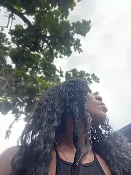 ZarahFerreira online show from April 2026 07:33:02 PM